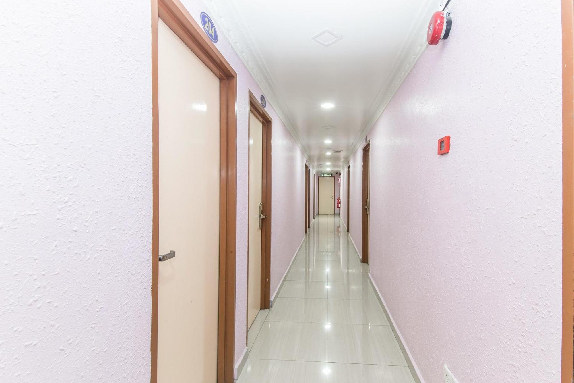 Super Oyo 258 Hotel Smc Alam Avenue Shah Alam Extérieur photo